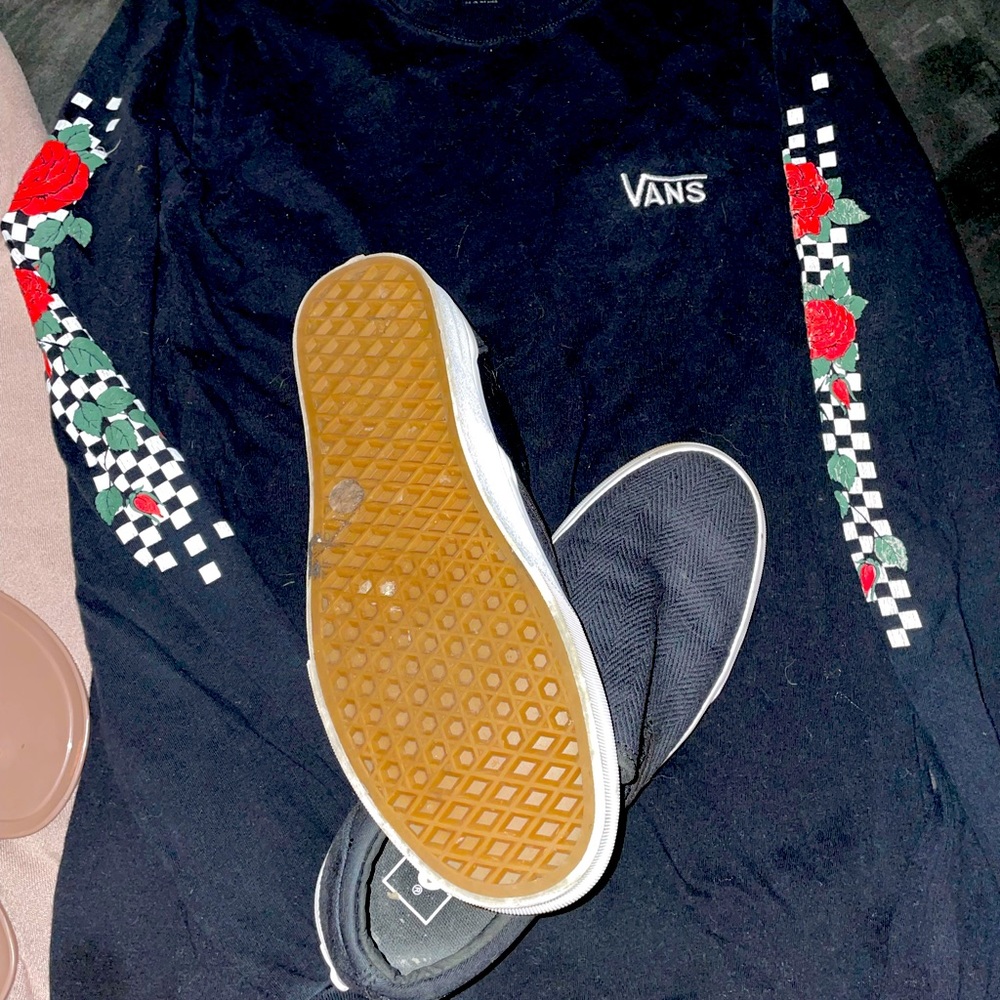 Girls youth bundle small/med tops shoes are size 9/10